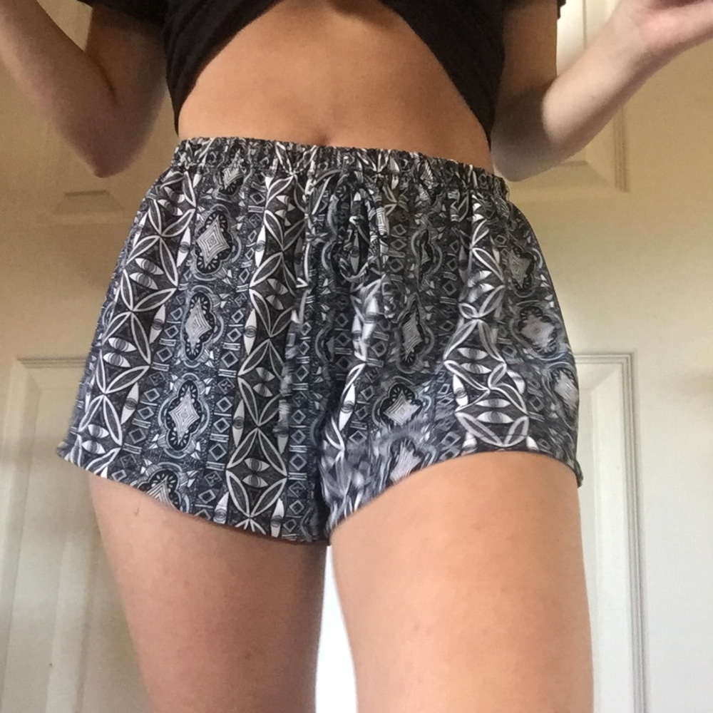 Patterned Shorts - Picture 4 of 4